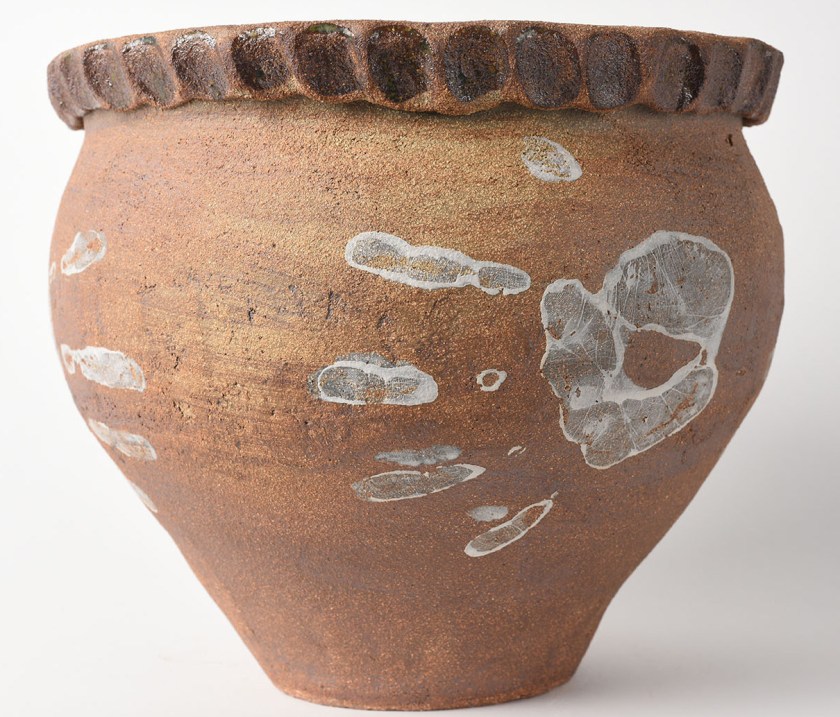 large pot, craft crank stoneware, decoration in white slip and cave mud. H24, C29cm